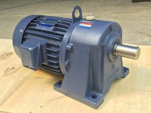 motor giảm tốc chân đế 1